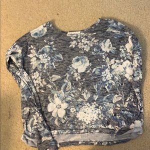 Long sleeve crop top